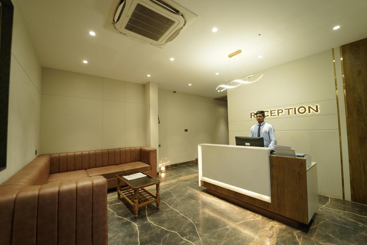 Hotel Laksh Rāipur Exterior foto